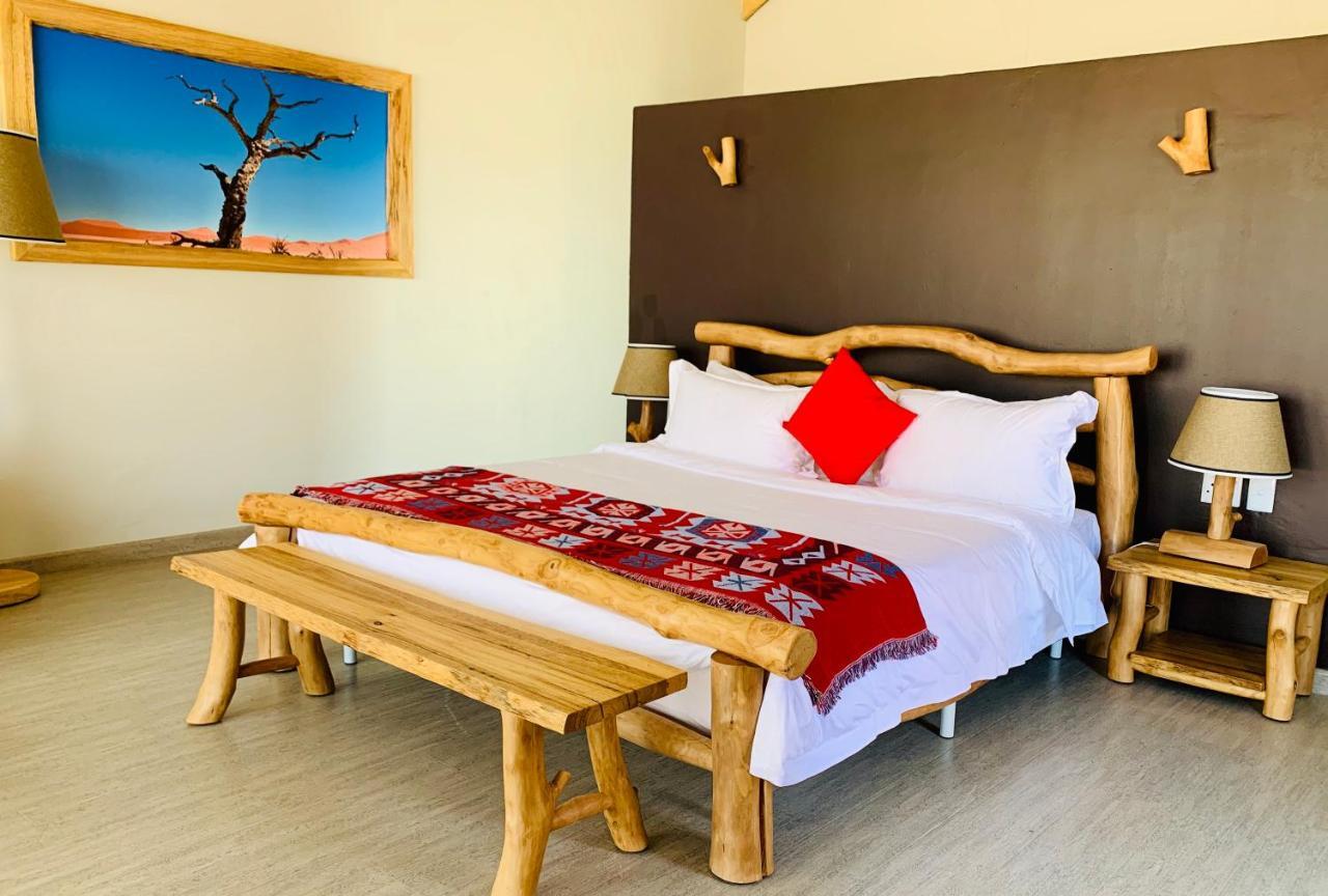 Agama Lodge Solitaire Εξωτερικό φωτογραφία
