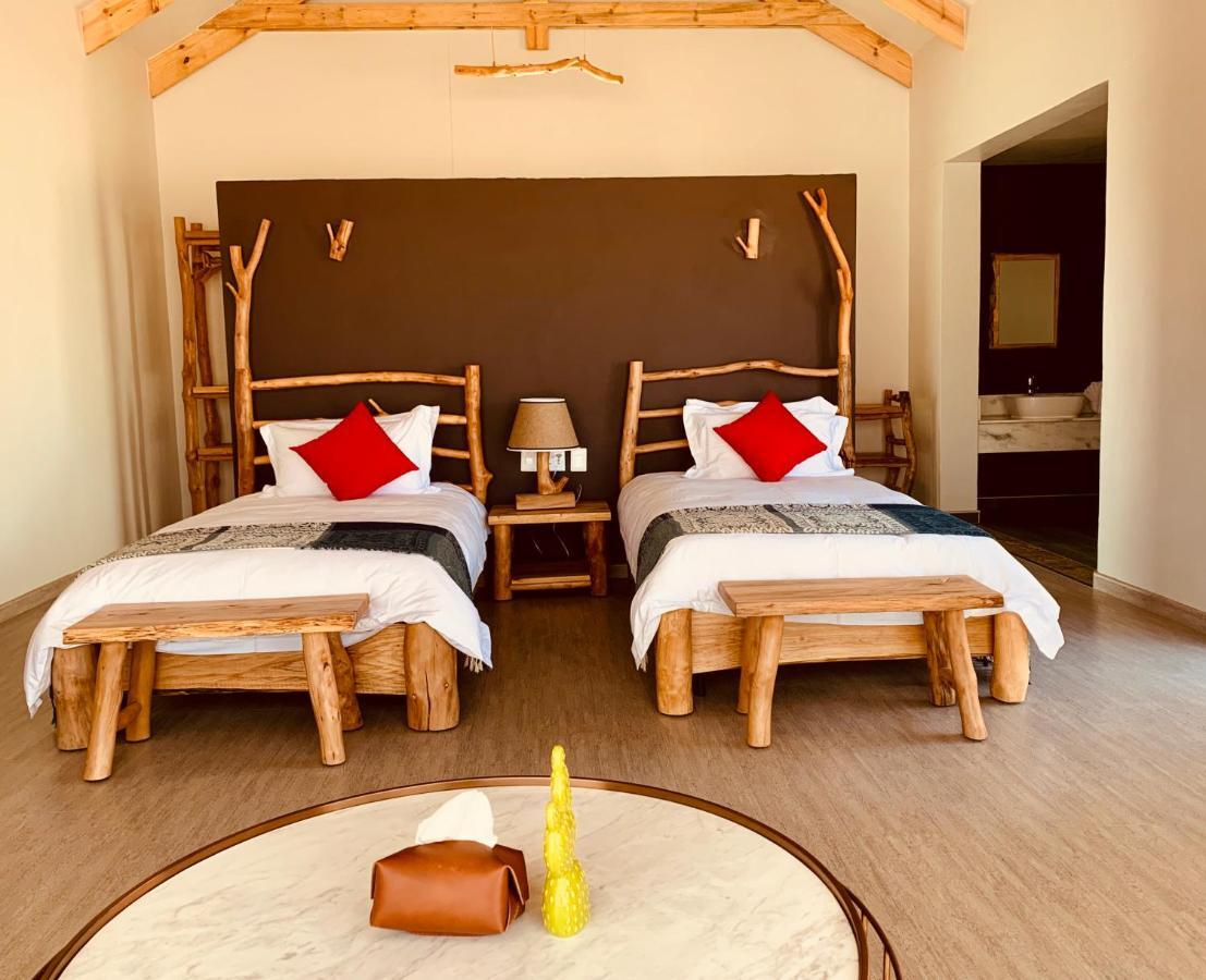 Agama Lodge Solitaire Εξωτερικό φωτογραφία